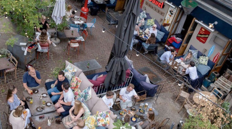 street-dining-_0